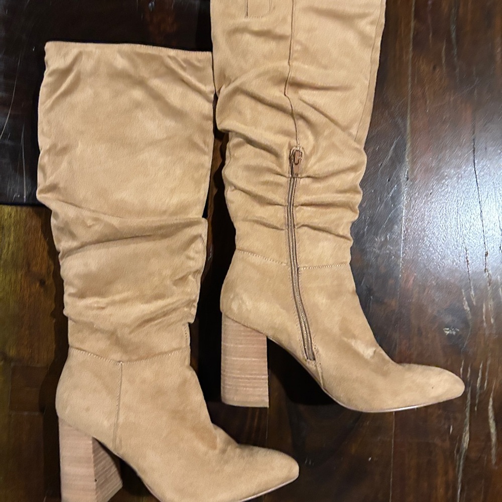 Women's Tan Suede Boots